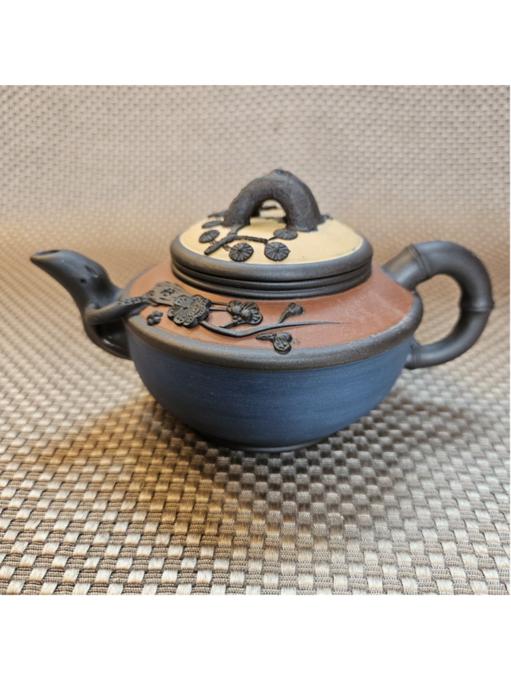 CHINESE YIXING ZISHA CLAY ARTISTIC "THREE FRIENDS" THEME TEAPOT AND LID